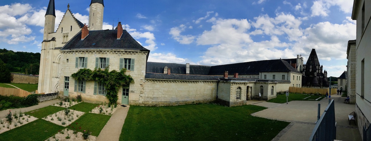 Abbaye de FONTEVRAUD